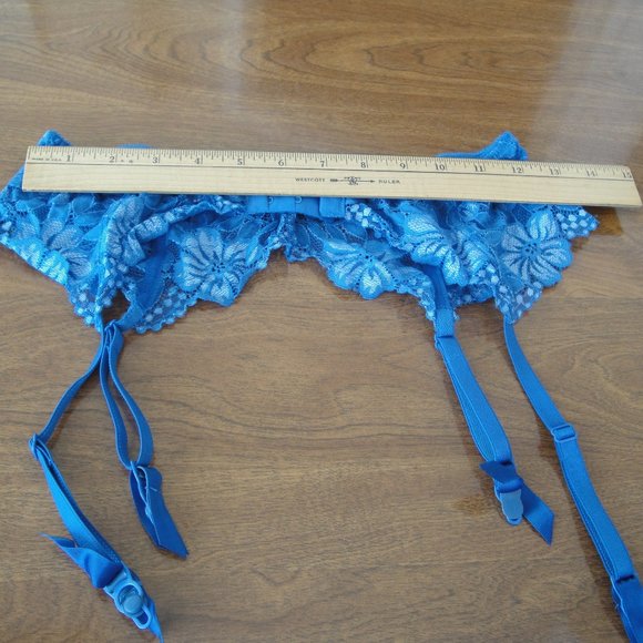 Victoria's Secret blue lace garter belt - Picture 4 of 7